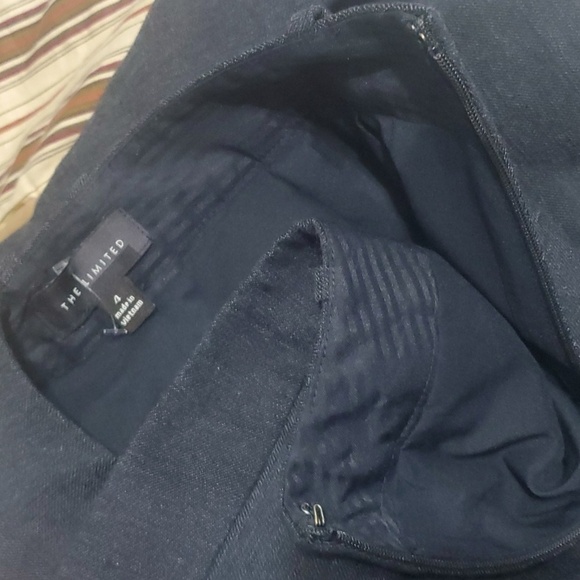 The Limited Skirt womens Sz 4 Blue Elegant Navy Blue Skirt Lined Polyester Blend - Picture 9 of 14